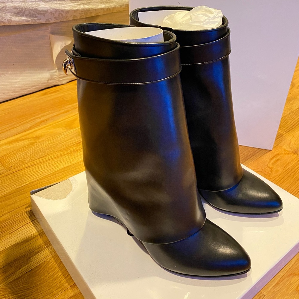 Givenchy Sharklock ankle boot